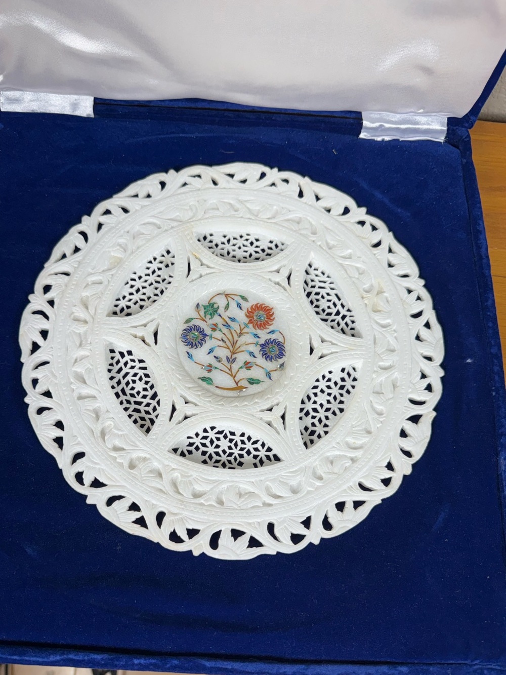 Handcrafted White Decorative Marble Plate with Floral Inlay